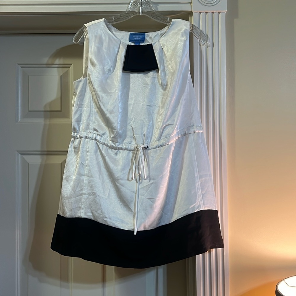 NWT women’s top